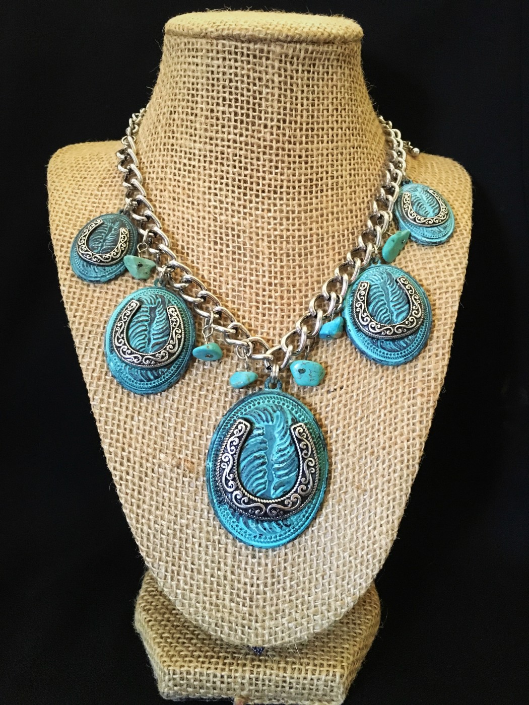 Horseshoe On Turquoise Concho Necklace Set | Ale Accessories