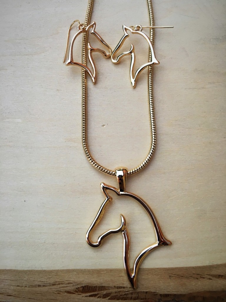 Horse Head Necklace Set
