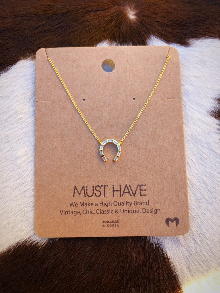 MUST HAVE HORSESHOE NECKLACE
