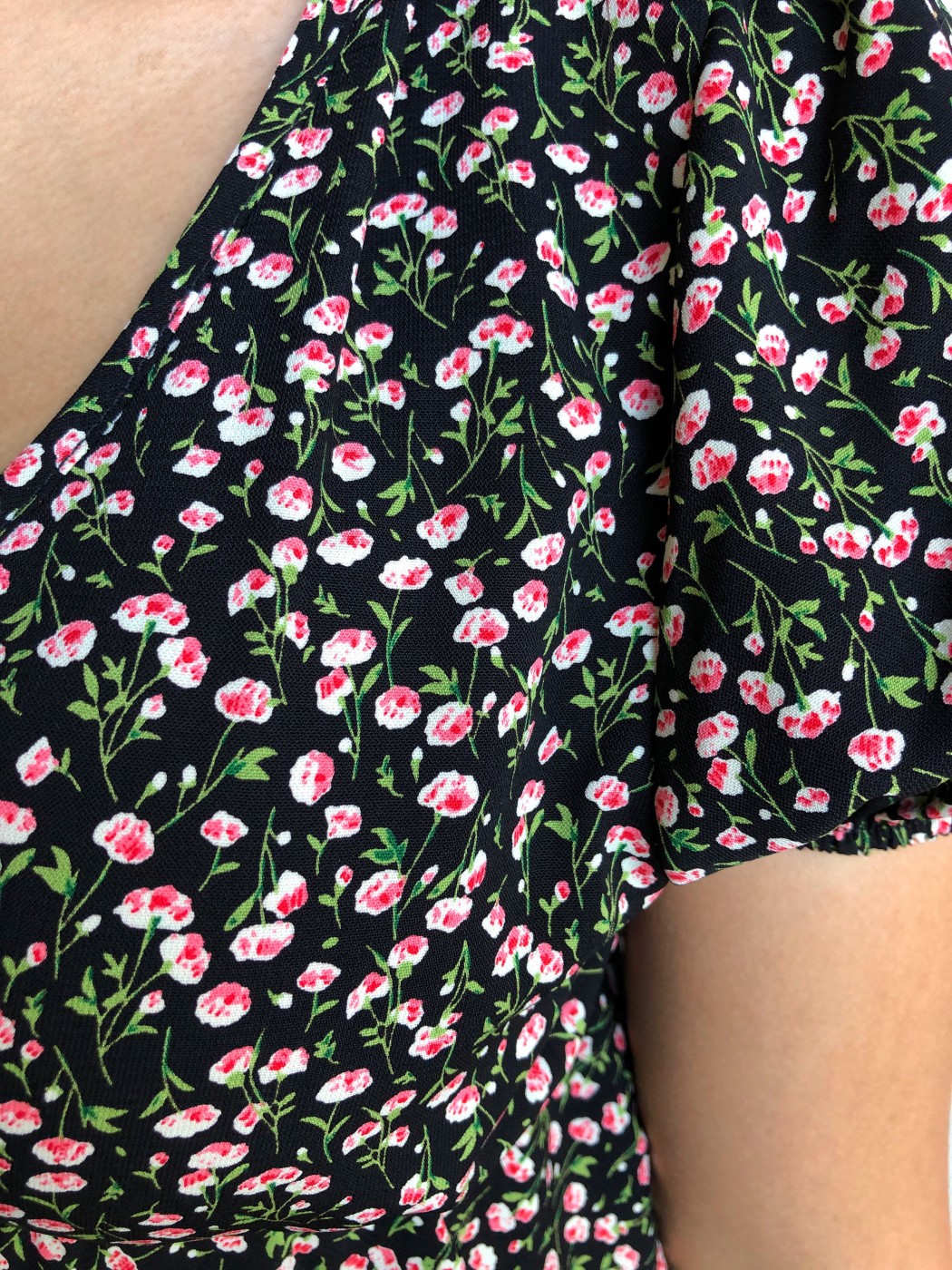 Zoe ” Floral Ruffle Detail Top ( Black ) FINAL SALE – Ale Accessories