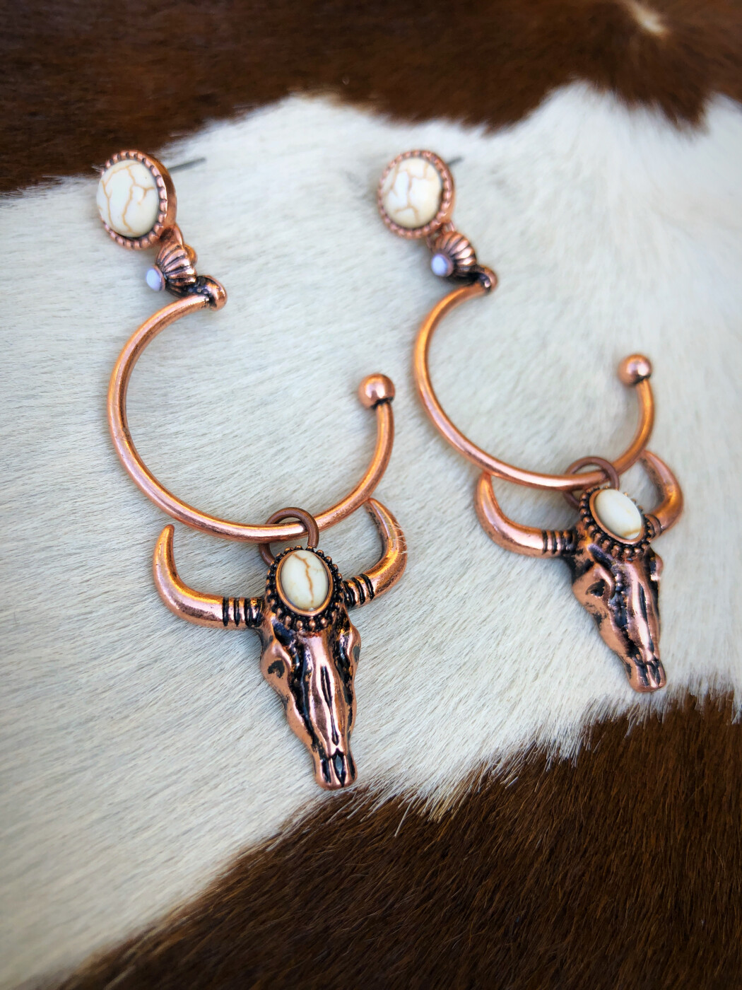 Western Longhorn Dangle Earrings ( Copper / White ) – Ale Accessories