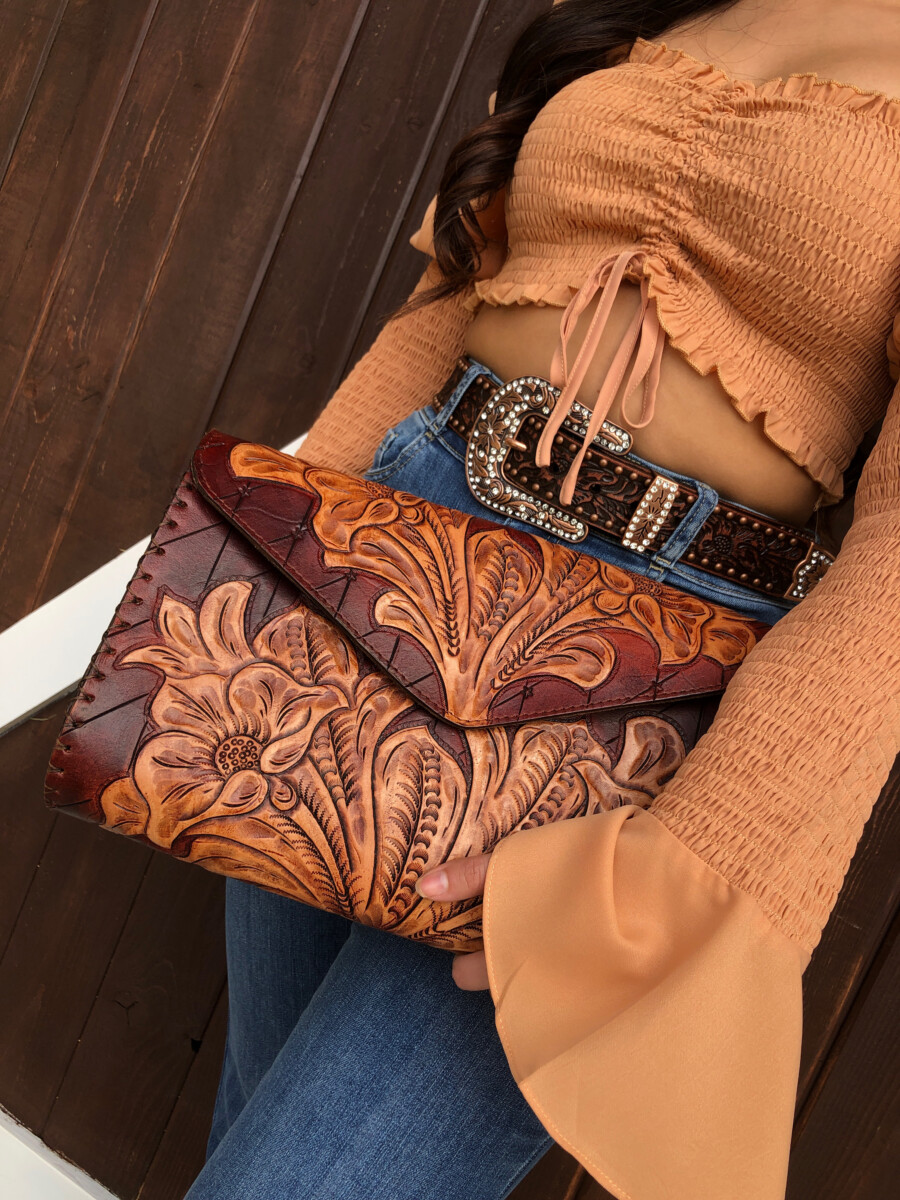 Difference Between Clutch Bag And Purse - A Complete Guide | SLBAG