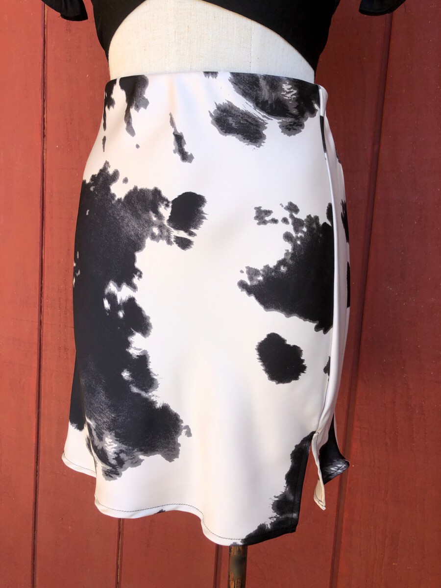 thumbnail image 2 of WDIRARA Girls Cow Print Short Skirt - Summer High Waist Split Hem Casual Mini Skirt 2 of 9