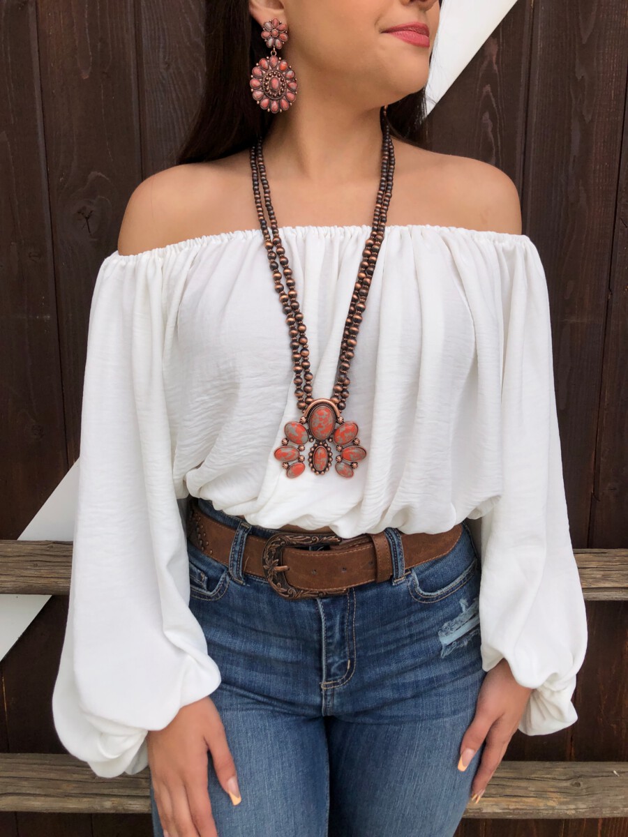 ( Ale Off Avery” White Shoulder ) Top – Accessories